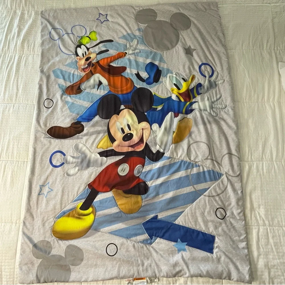 Disney Mickey and Friends Soft Toddler Comforter Lightweight ~56”L 42”W